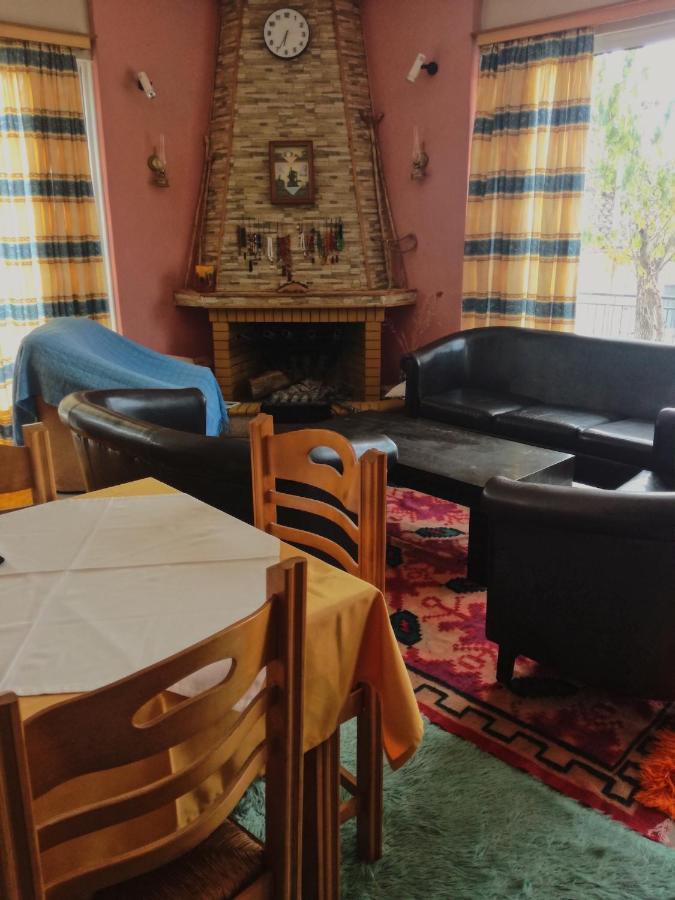 Ξενοδοχείο "Ηραία" Loutra  Esterno foto